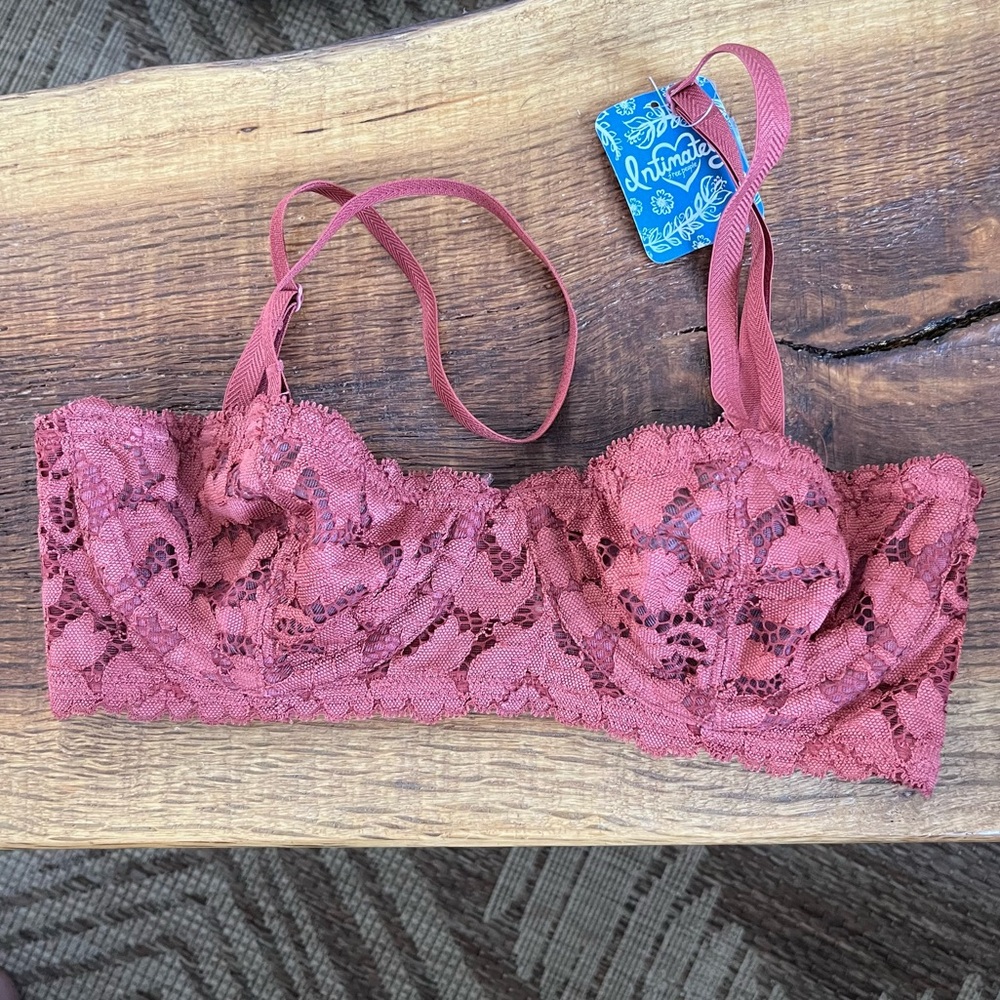NWT. Free People bra Size 32B